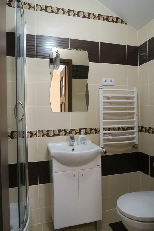 Cztery Pory Roku Guest House Białowieża Rom bilde